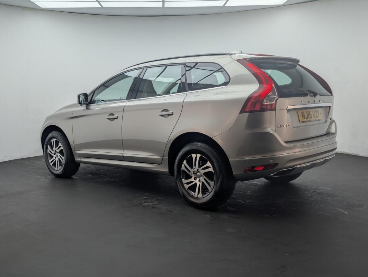 Used Volvo XC60 2015 for sale - 76422881: Photo 6