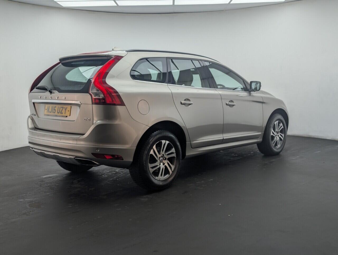 Used Volvo XC60 2015 for sale - 76422881: Photo 8