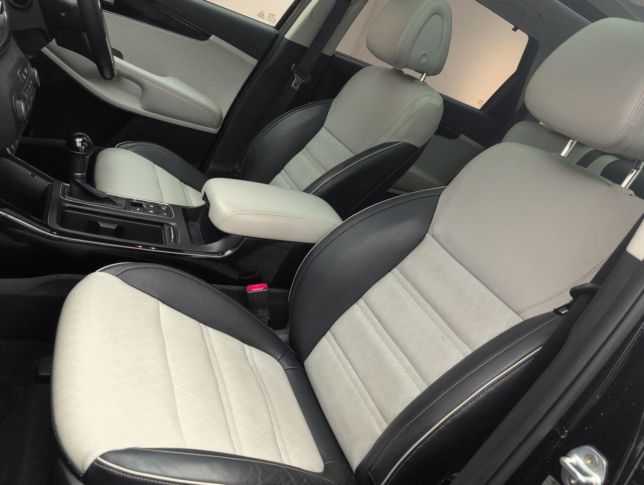 Used Kia Sorento 2017 for sale - 76423601: Photo 30