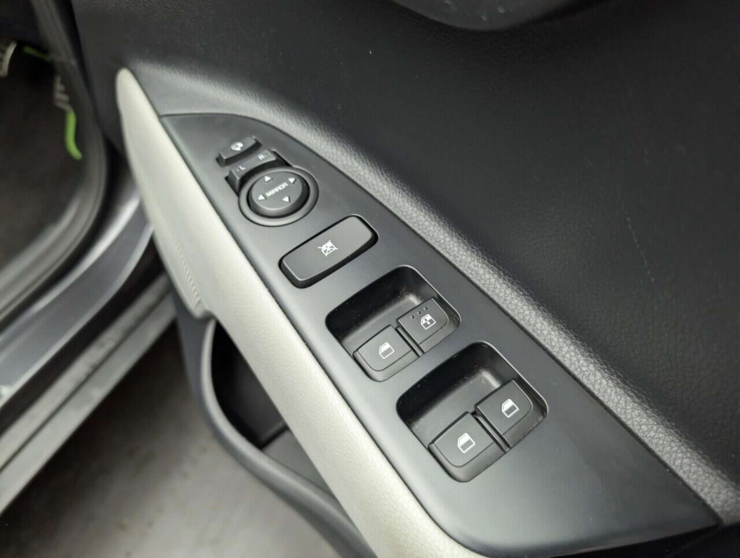 Used Kia Stonic 2018 for sale - 78014339: Photo 24