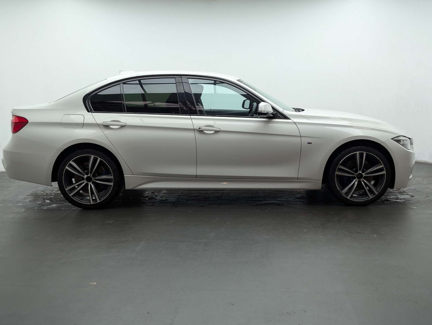 Used BMW 3 Series 2017 for sale - 77891357: Photo 11