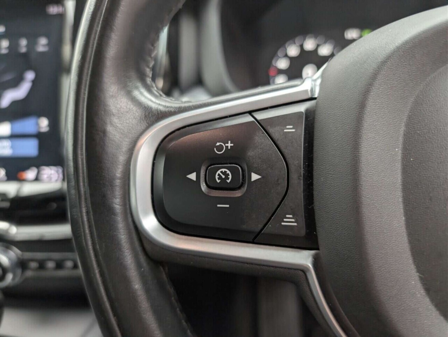 Used Volvo XC60 2018 for sale - 77714389: Photo 17