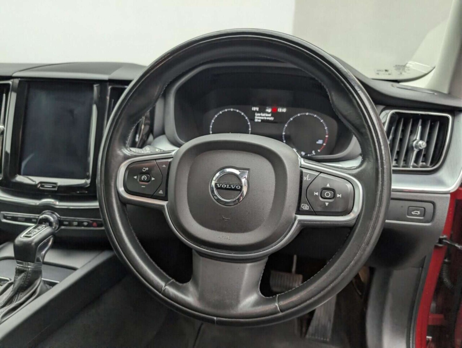 Used Volvo XC60 2018 for sale - 77714389: Photo 21