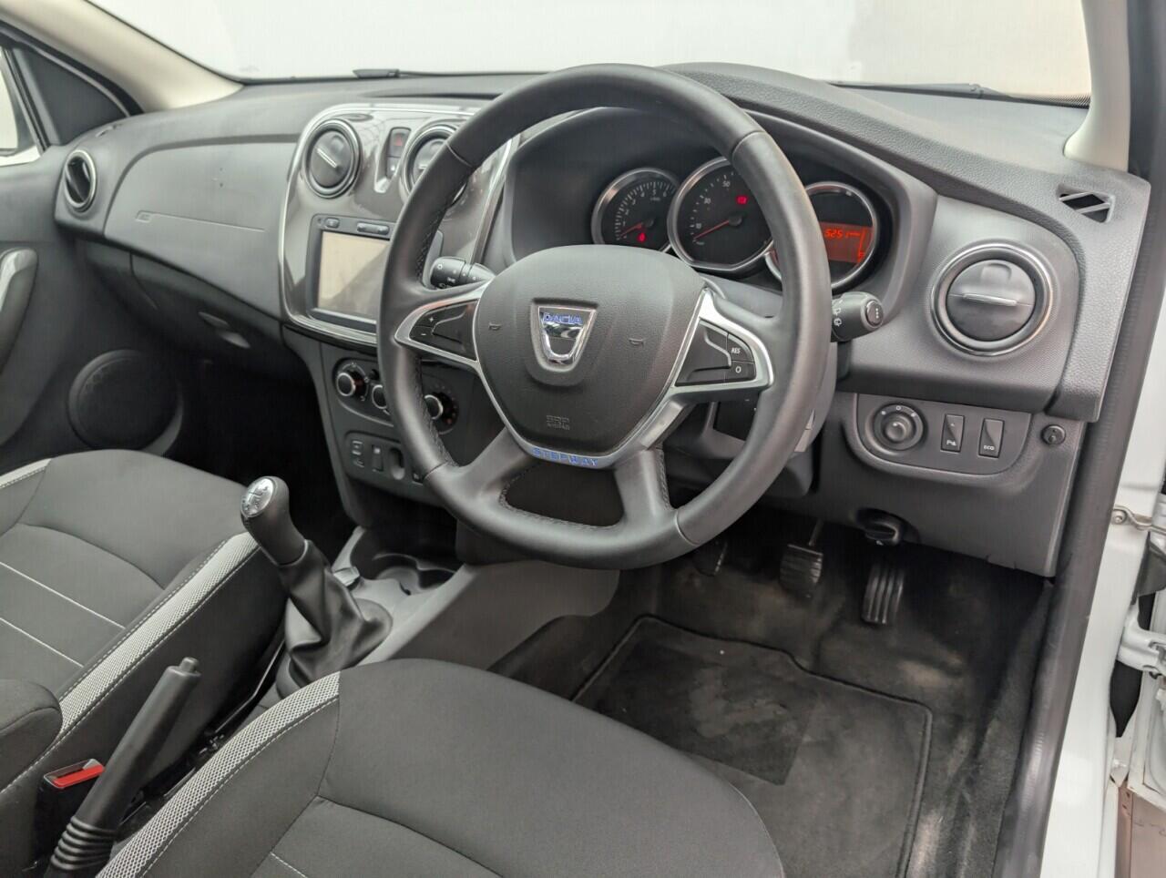 Used Dacia Sandero Stepway 2018 for sale - 76484377: Photo 11