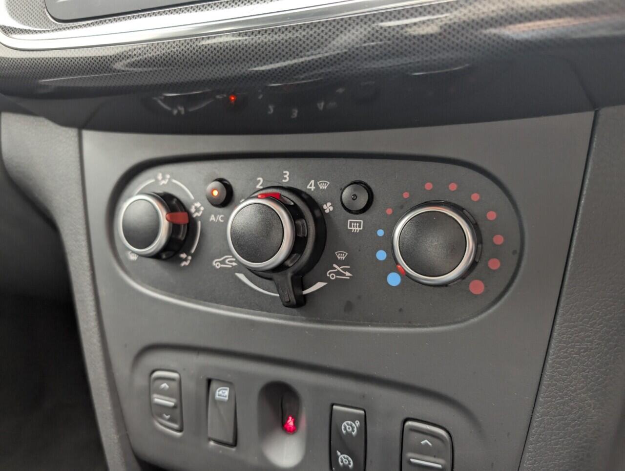 Used Dacia Sandero Stepway 2018 for sale - 76484377: Photo 16