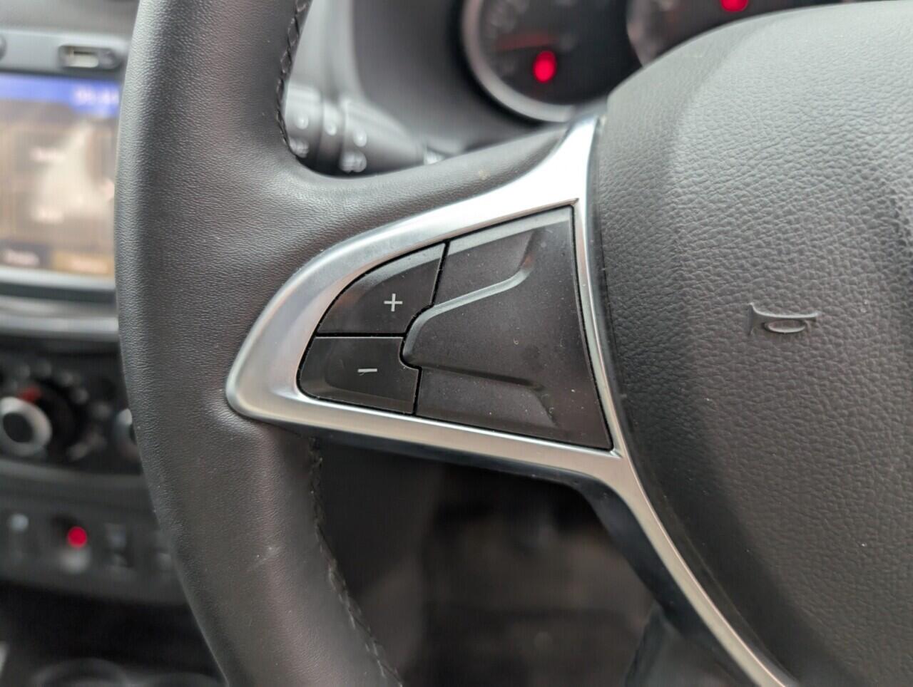 Used Dacia Sandero Stepway 2018 for sale - 76484377: Photo 19