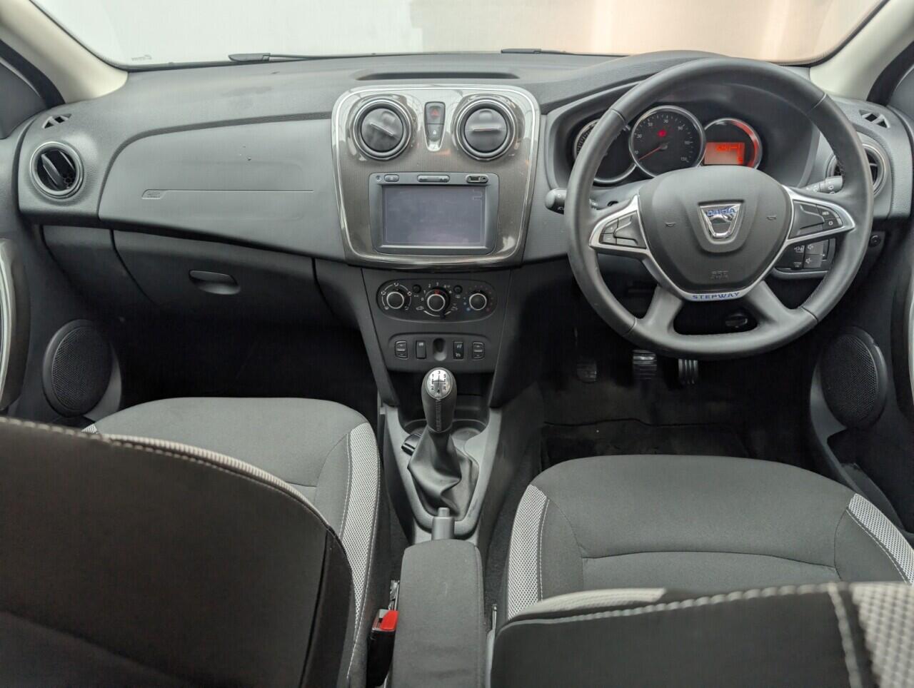 Used Dacia Sandero Stepway 2018 for sale - 76484377: Photo 24