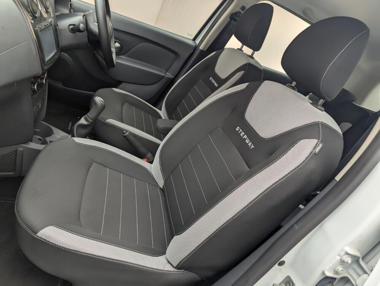 Used Dacia Sandero Stepway 2018 for sale - 76484377: Photo 28