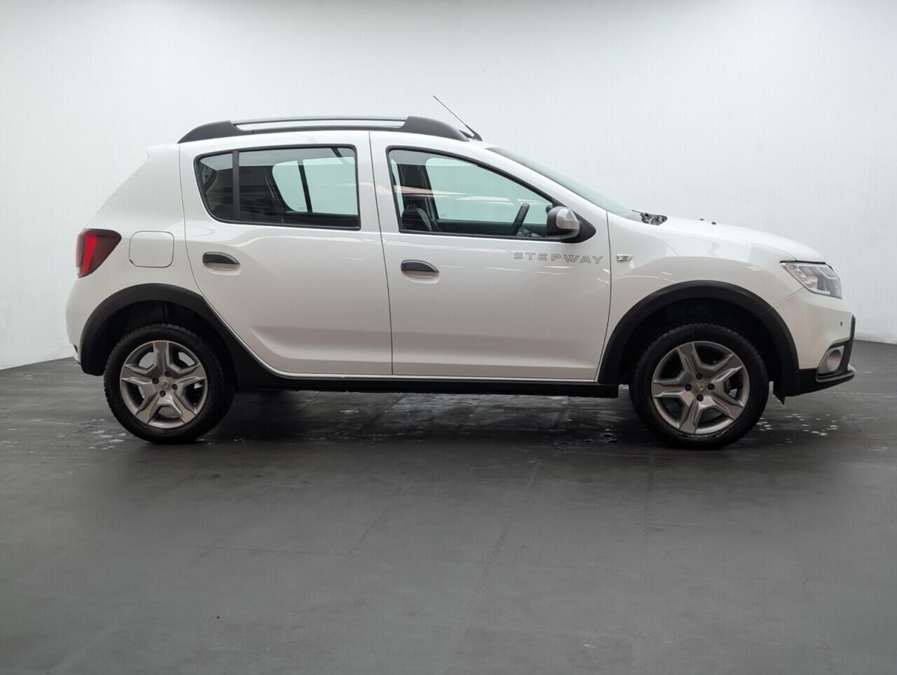 Used Dacia Sandero Stepway 2018 for sale - 76484377: Photo 9