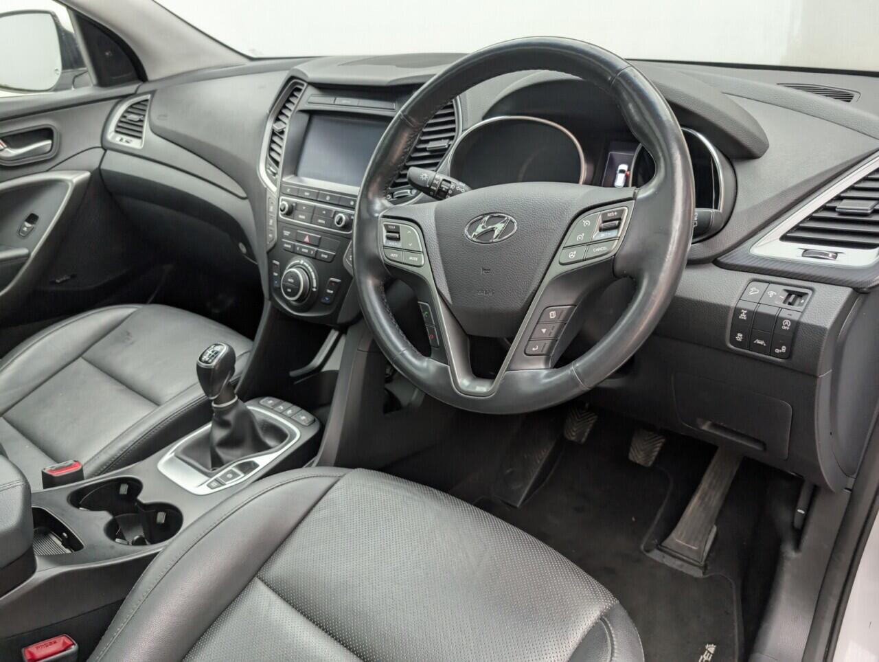 Used Hyundai Santa Fe 2018 for sale - 76424854: Photo 11