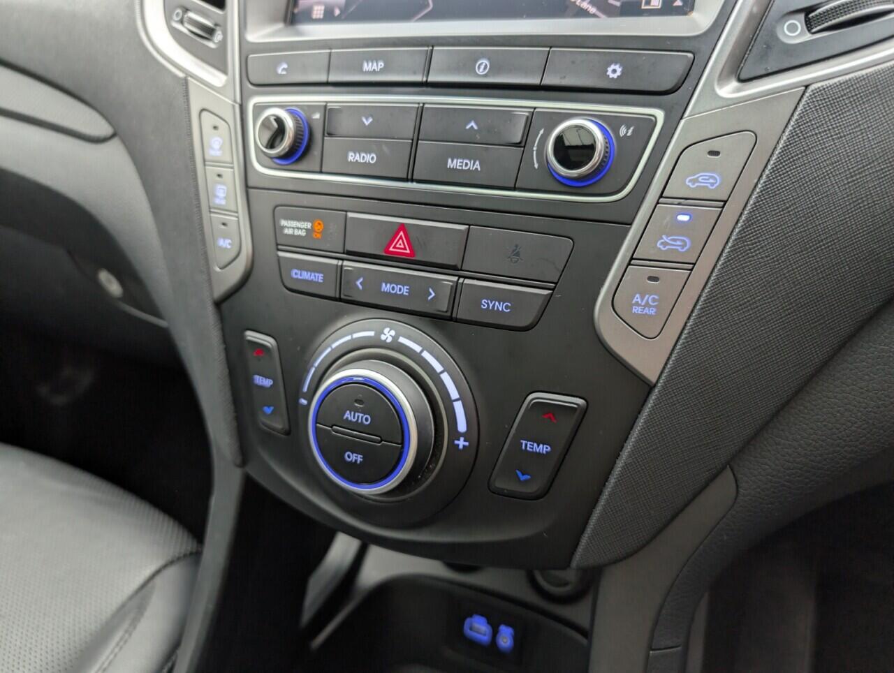 Used Hyundai Santa Fe 2018 for sale - 76424854: Photo 16