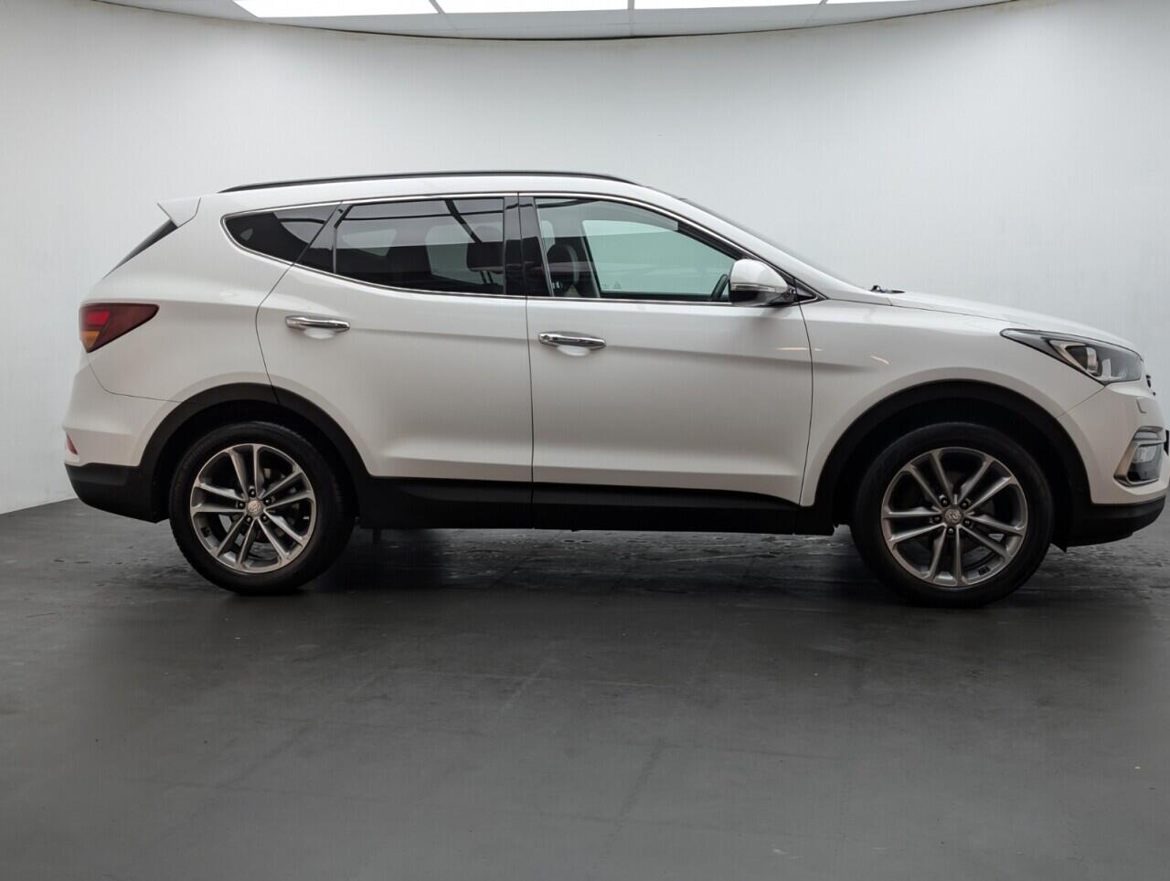 Used Hyundai Santa Fe 2018 for sale - 76424854: Photo 9