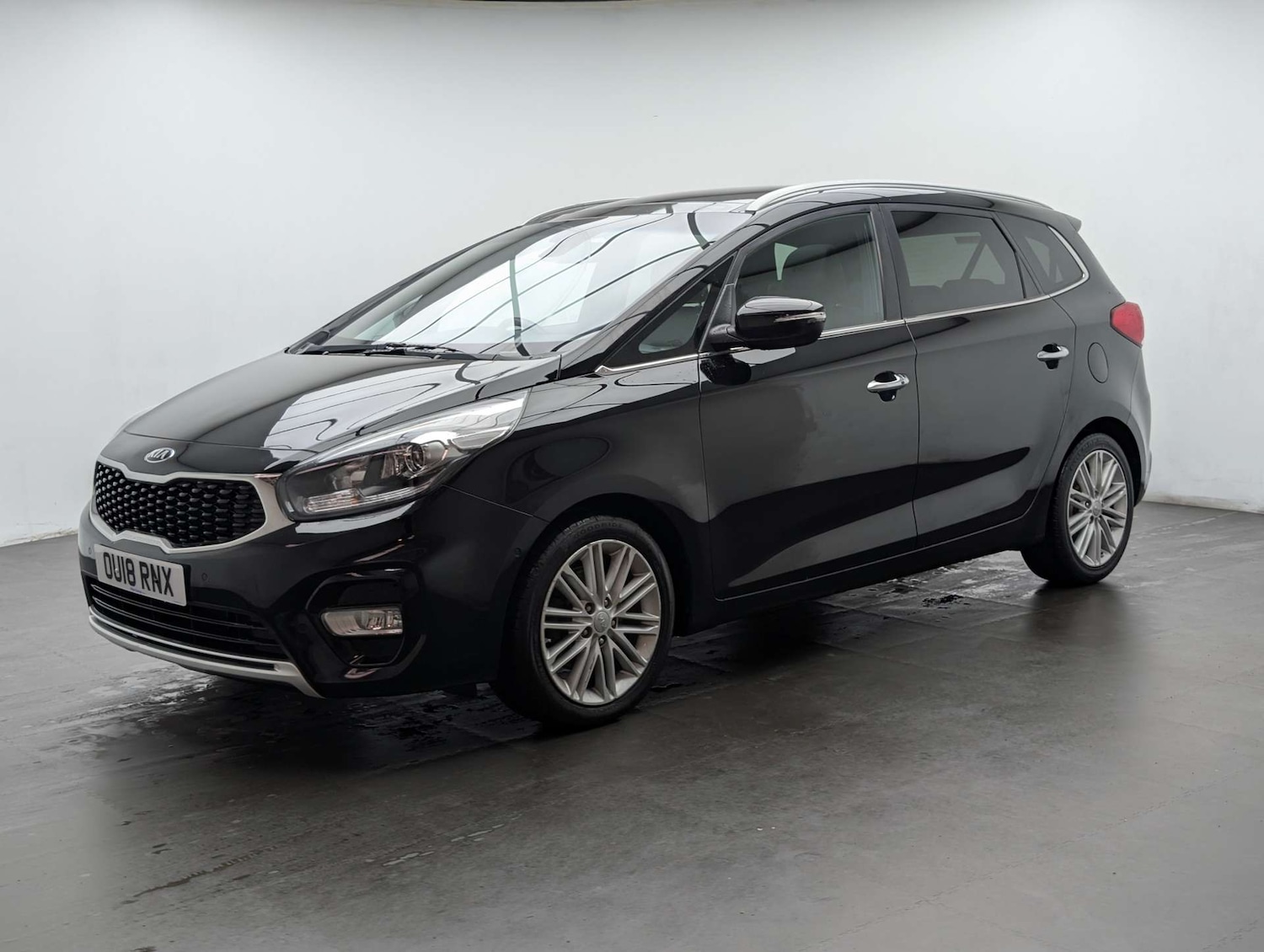 Used Kia Carens 2018 for sale - 78030978: Photo 5
