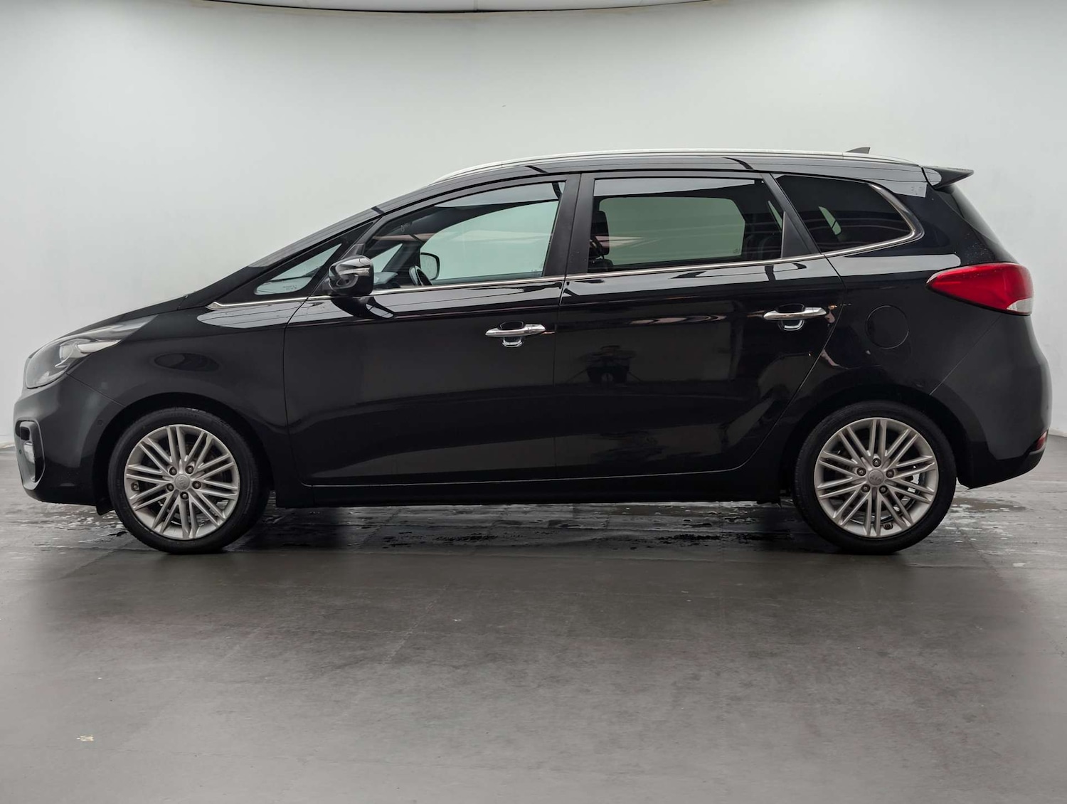 Used Kia Carens 2018 for sale - 78030978: Photo 6