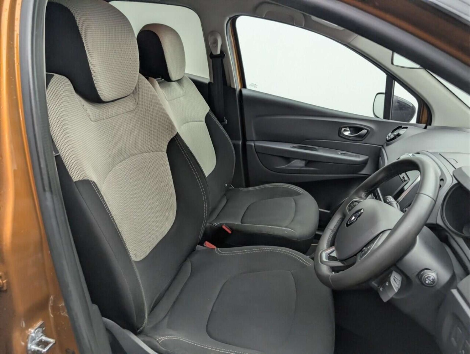 Used Renault Captur 2019 for sale - 77713928: Photo 12