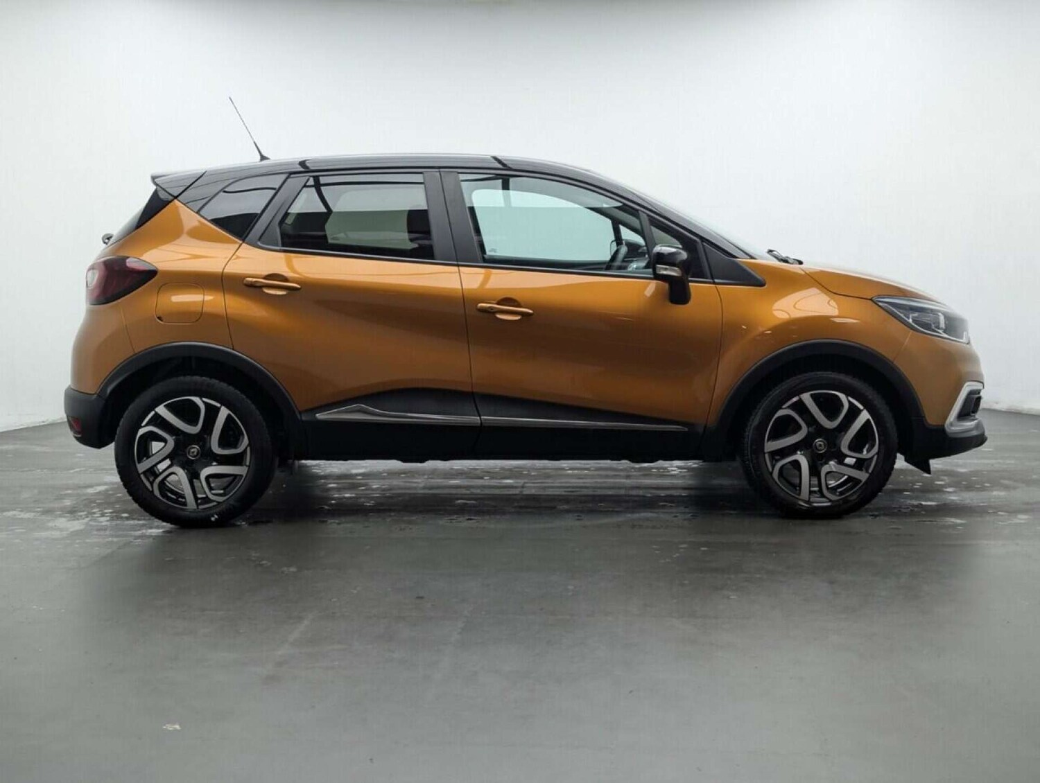 Used Renault Captur 2019 for sale - 77713928: Photo 9