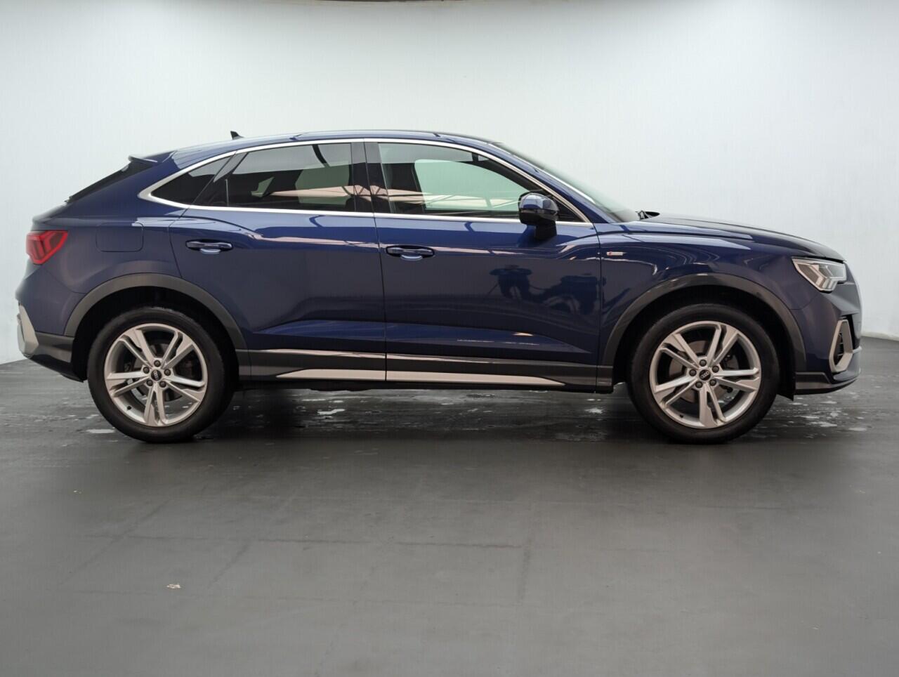 Used Audi Q3 2021 for sale - 76422966: Photo 9