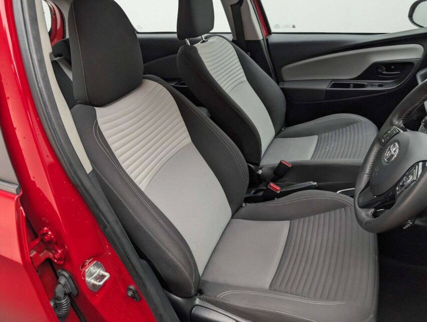 Used Toyota Yaris 2019 for sale - 77713738: Photo 12