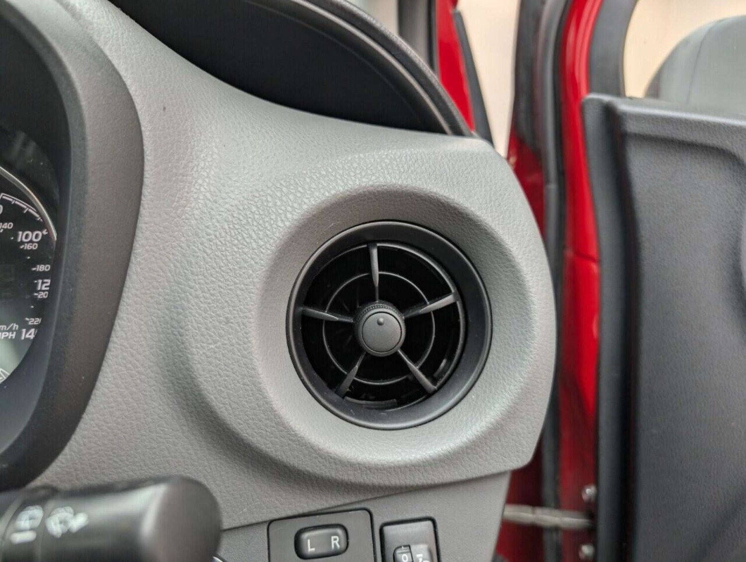 Used Toyota Yaris 2019 for sale - 77713738: Photo 20