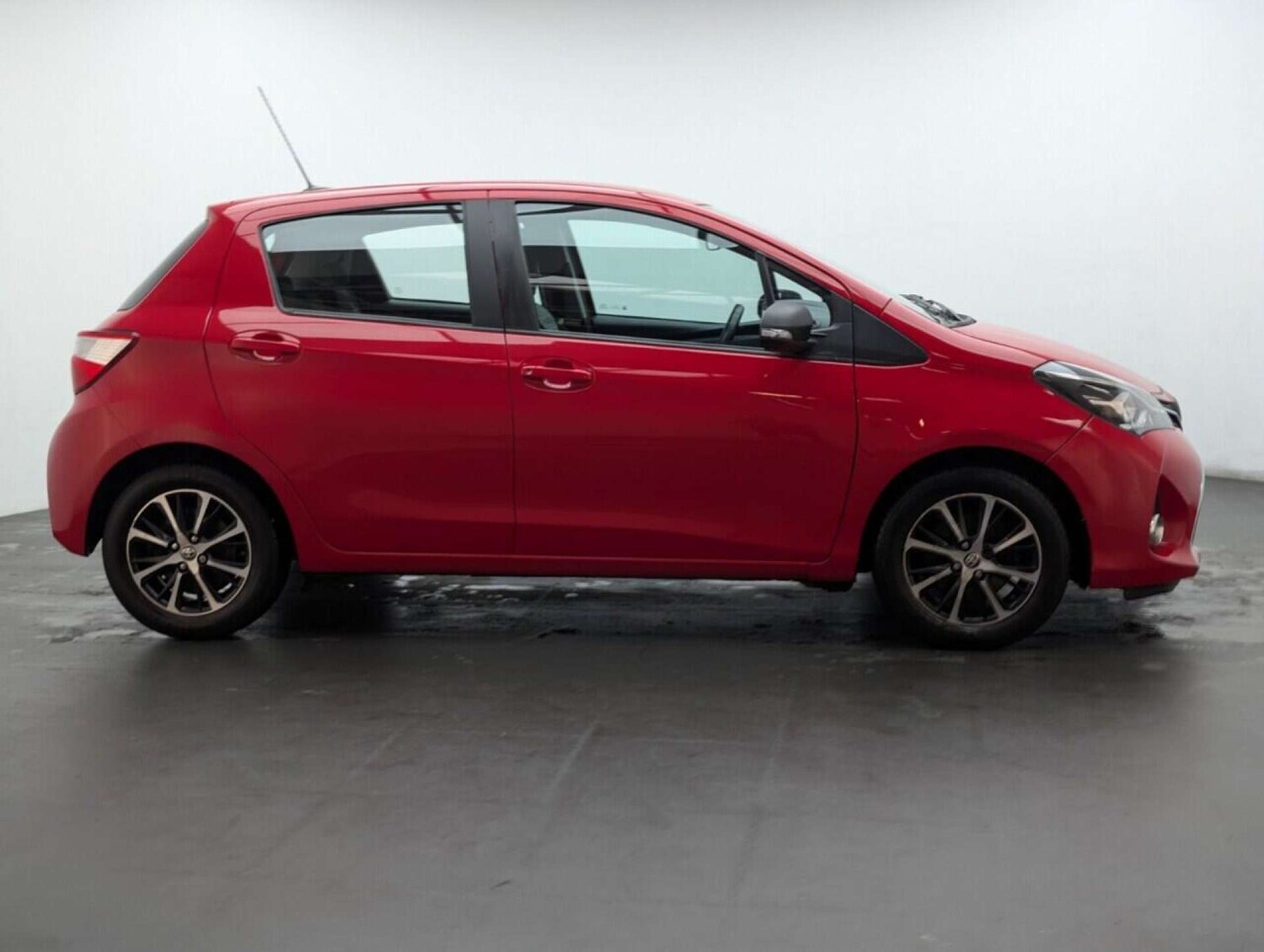 Used Toyota Yaris 2019 for sale - 77713738: Photo 9