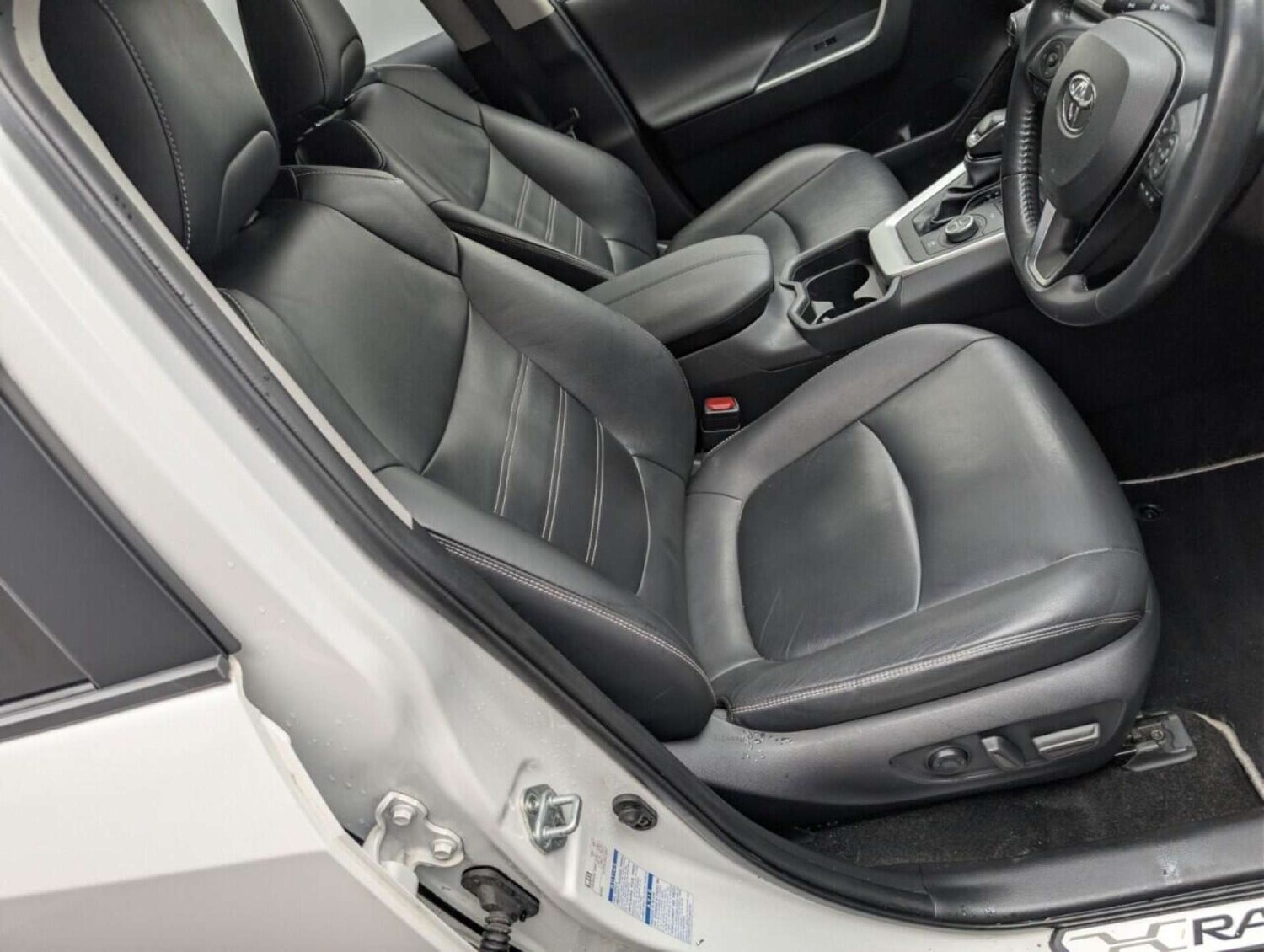 Used Toyota RAV4 2020 for sale - 77713371: Photo 11