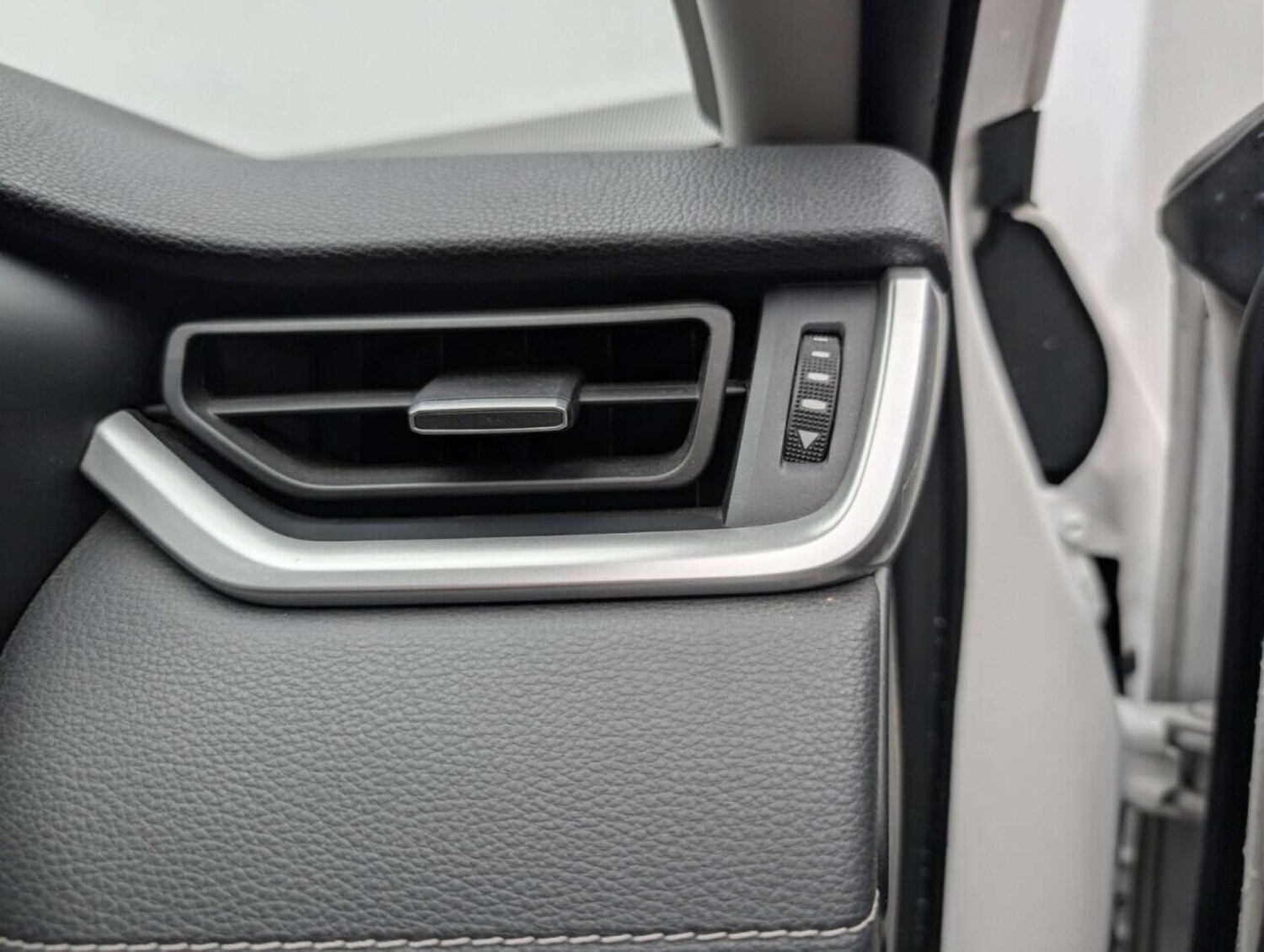 Used Toyota RAV4 2020 for sale - 77713371: Photo 21