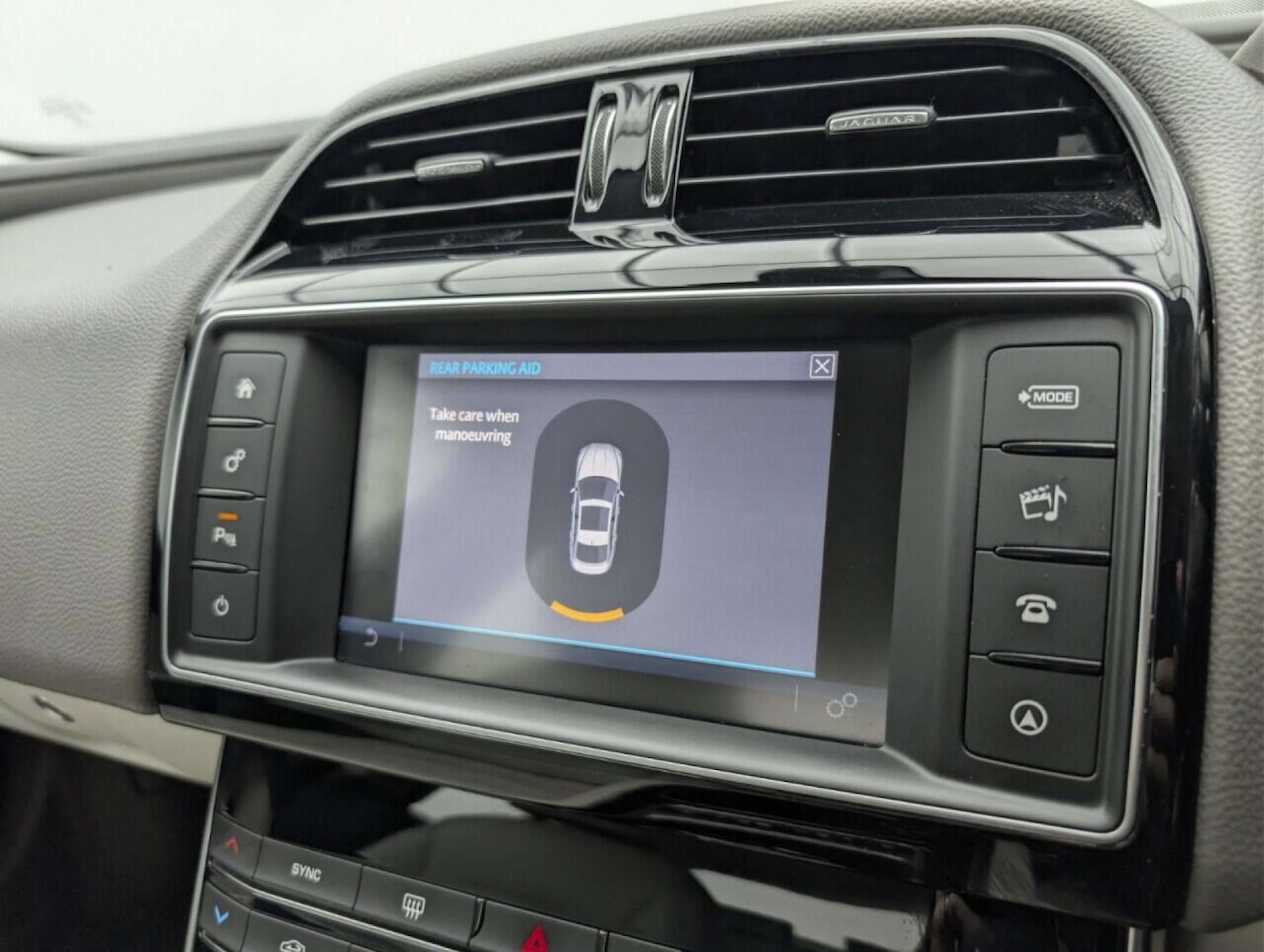 Used Jaguar XE 2016 for sale - 77714195: Photo 15