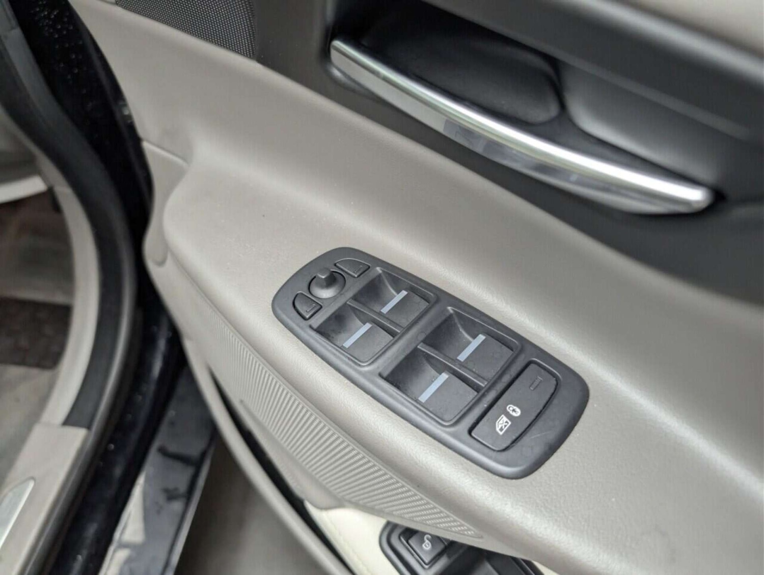 Used Jaguar XE 2016 for sale - 77714195: Photo 22