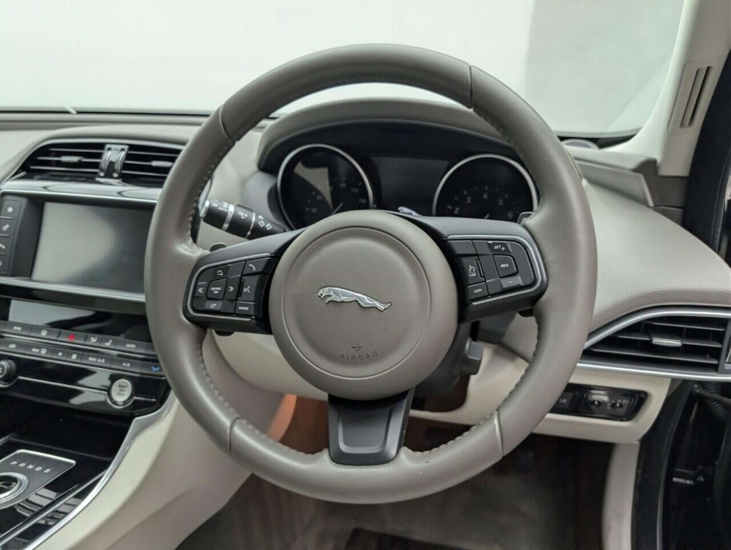 Used Jaguar XE 2016 for sale - 77714195: Photo 23