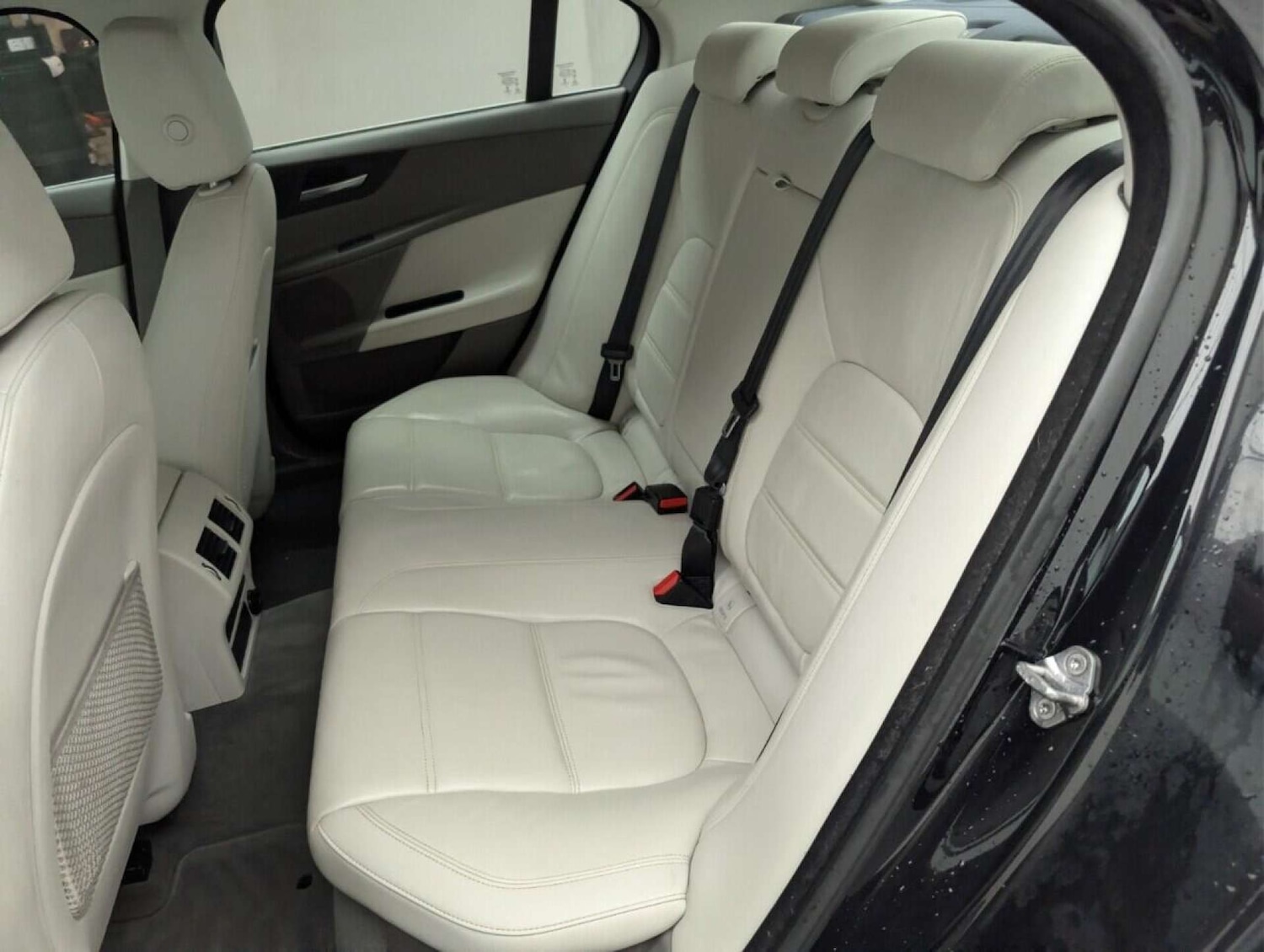 Used Jaguar XE 2016 for sale - 77714195: Photo 27