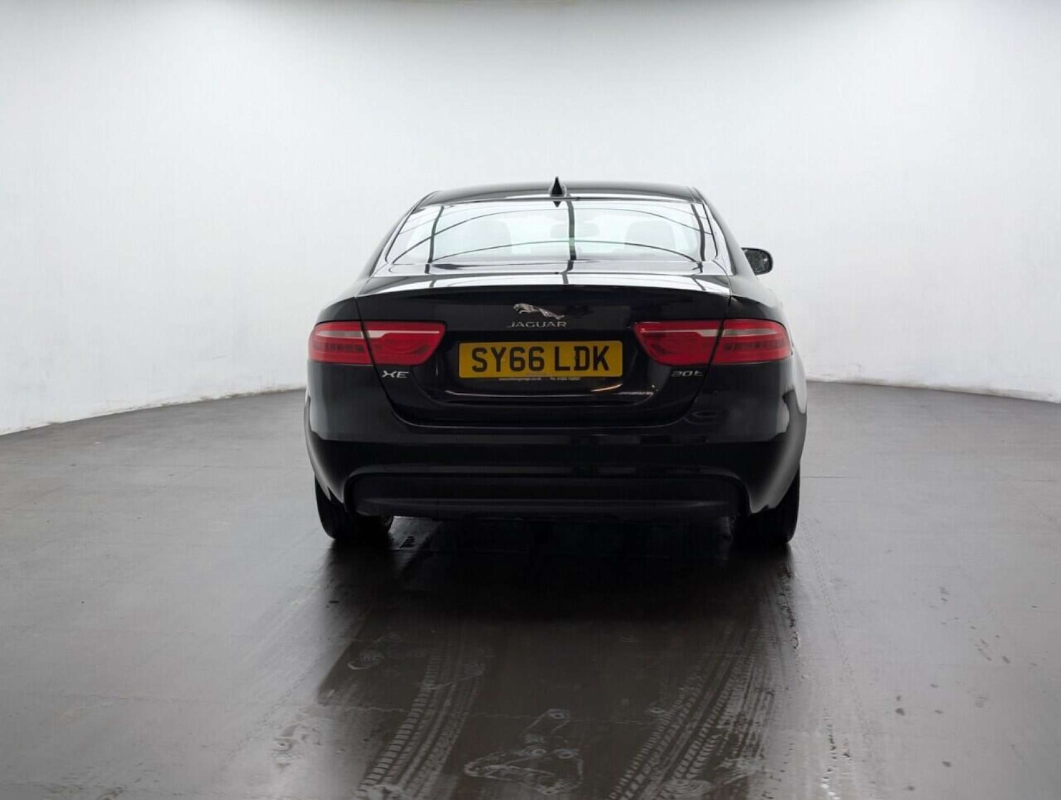 Used Jaguar XE 2016 for sale - 77714195: Photo 7