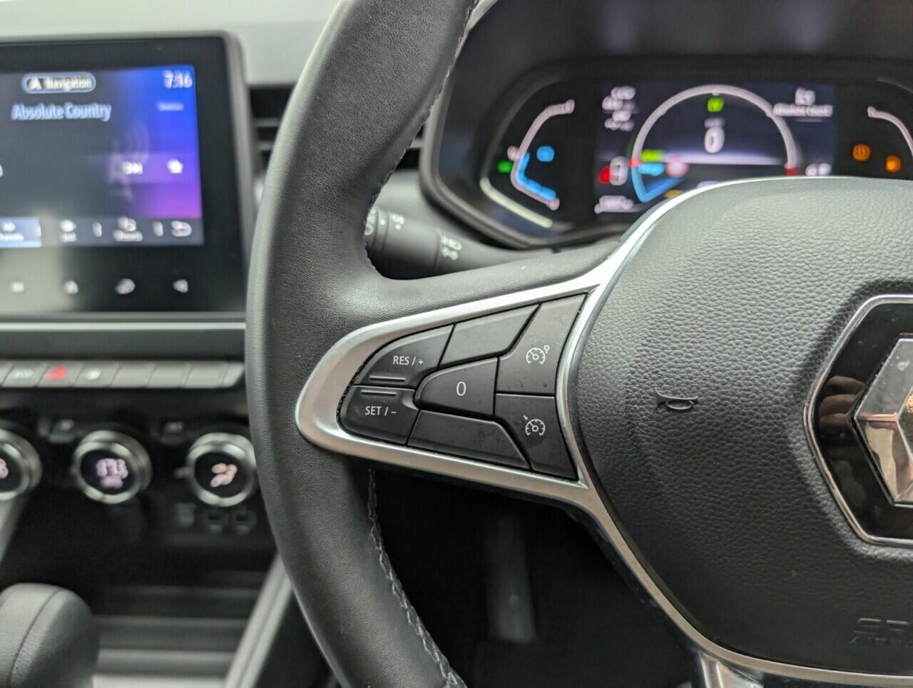 Used Renault Clio 2023 for sale - 76422700: Photo 18