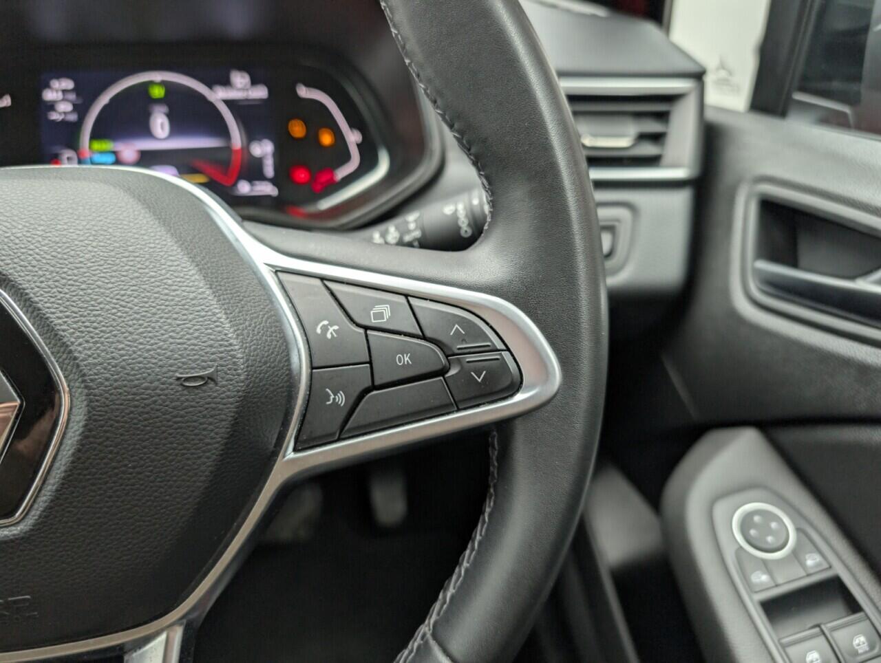 Used Renault Clio 2023 for sale - 76422700: Photo 19