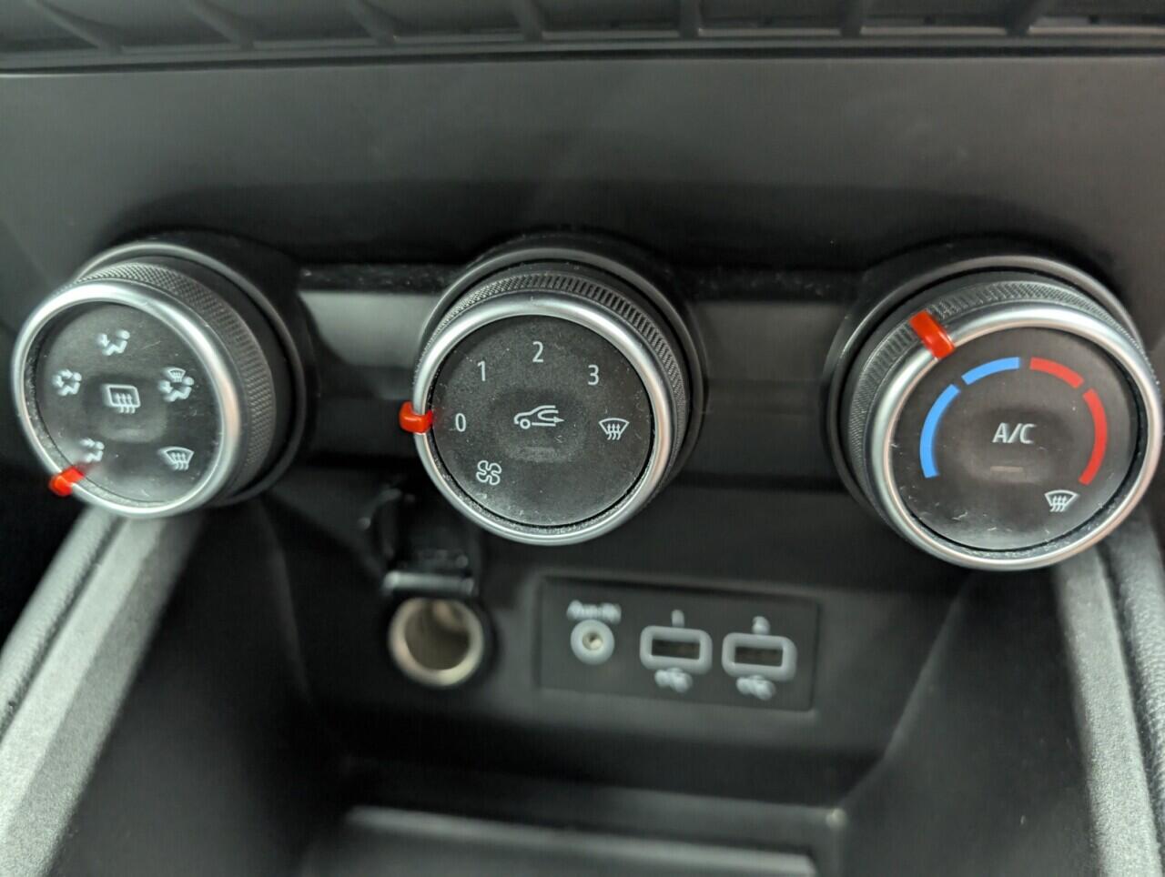 Used Renault Clio 2020 for sale - 76992902: Photo 17