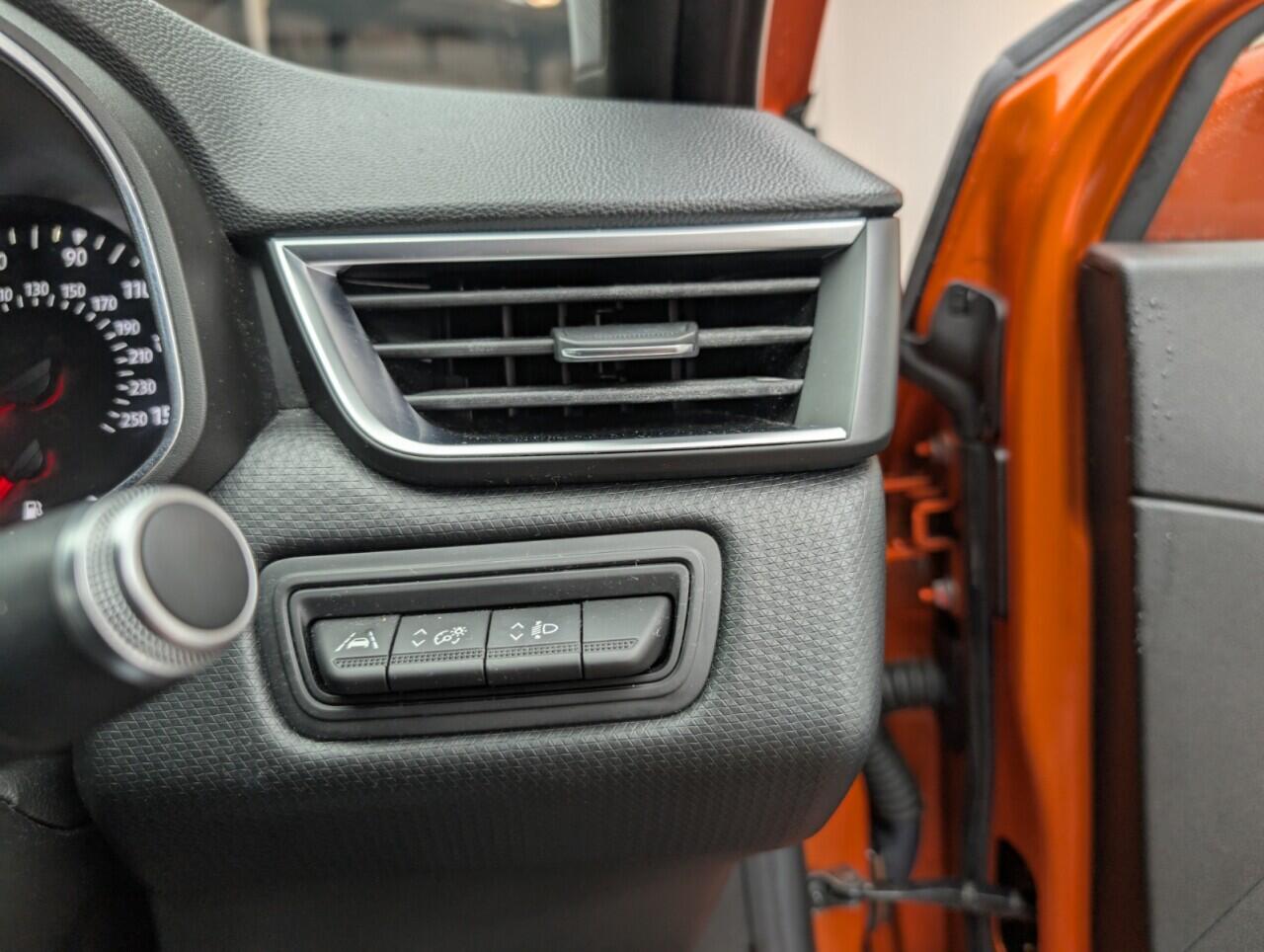 Used Renault Clio 2020 for sale - 76992902: Photo 22