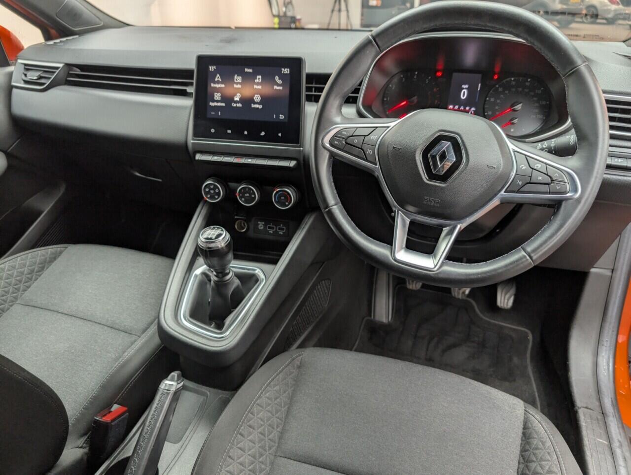 Used Renault Clio 2020 for sale - 76992902: Photo 25