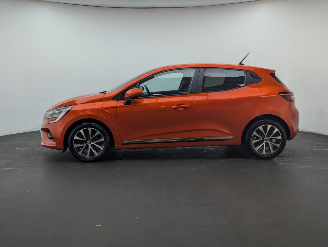 Used Renault Clio 2020 for sale - 76992902: Photo 5