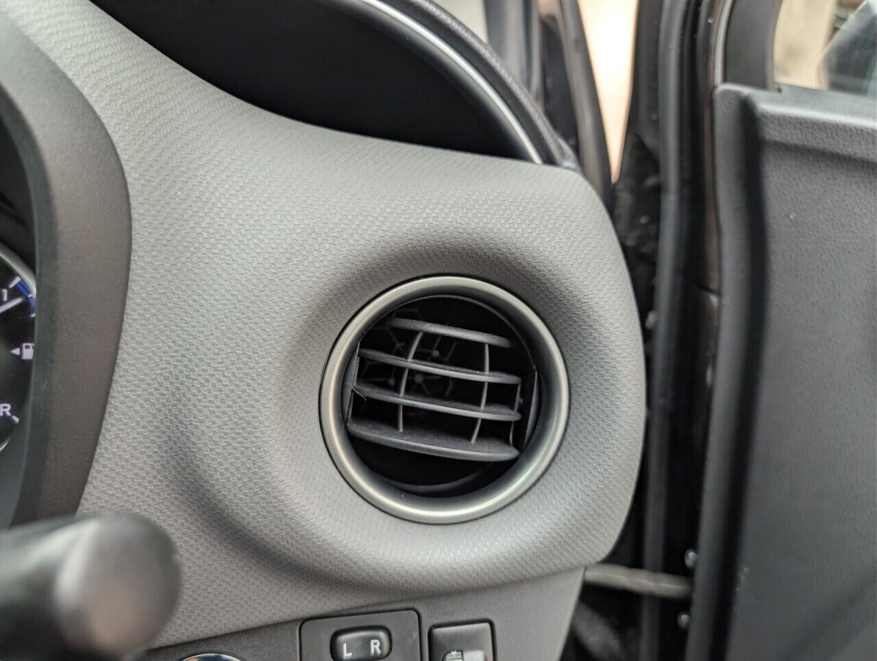 Used Toyota Yaris 2016 for sale - 76742960: Photo 18