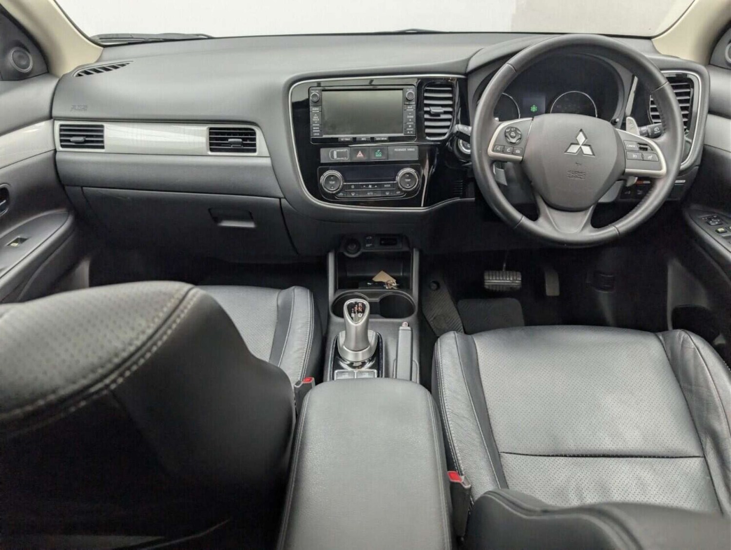 Used Mitsubishi Outlander 2015 for sale - 77902986: Photo 32