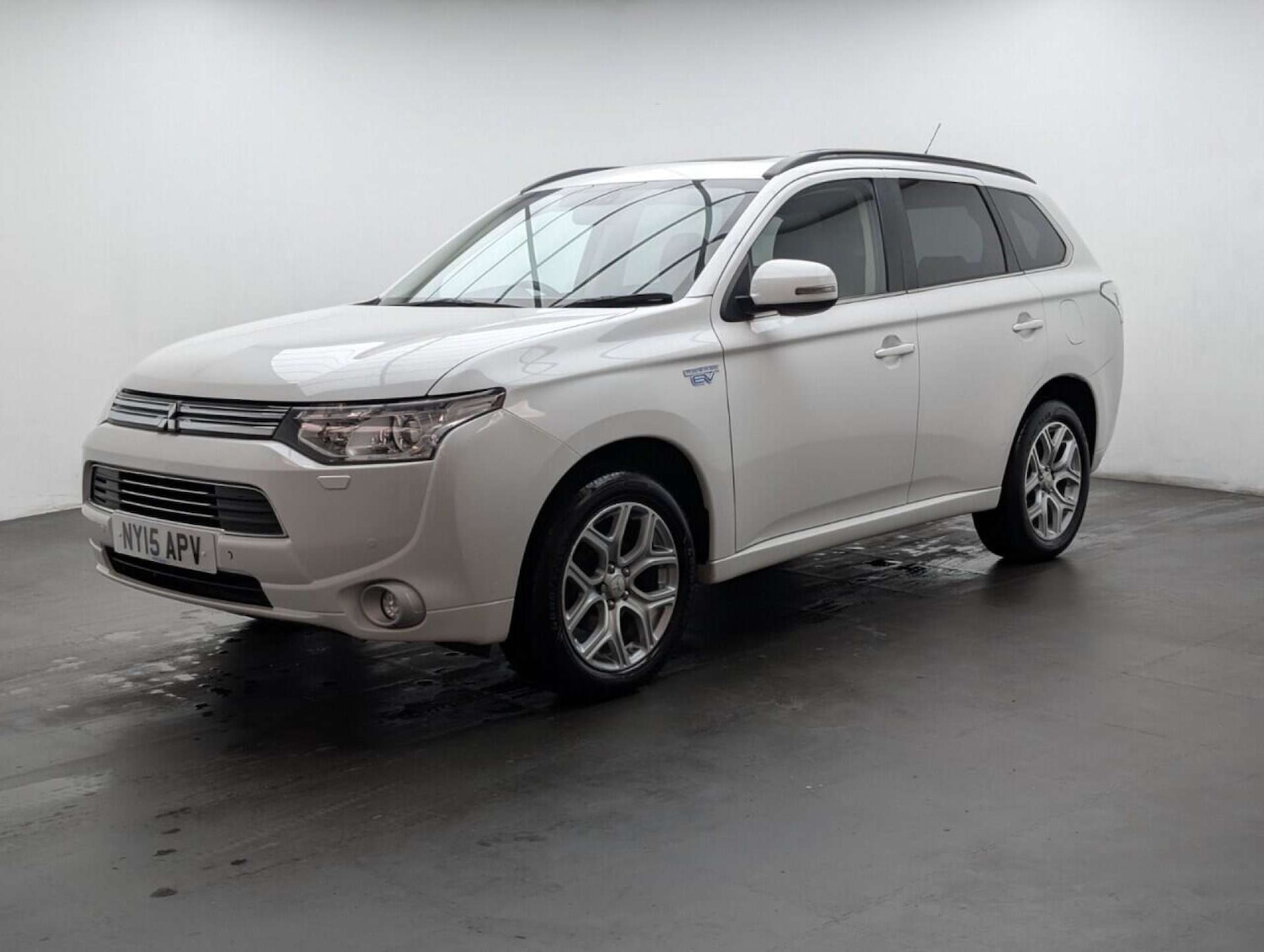 Used Mitsubishi Outlander 2015 for sale - 77902986: Photo 4