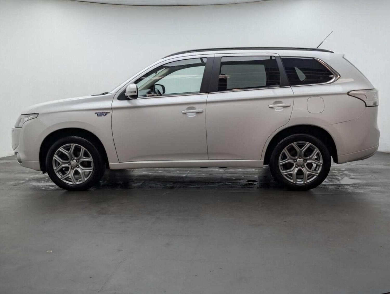 Used Mitsubishi Outlander 2015 for sale - 77902986: Photo 5