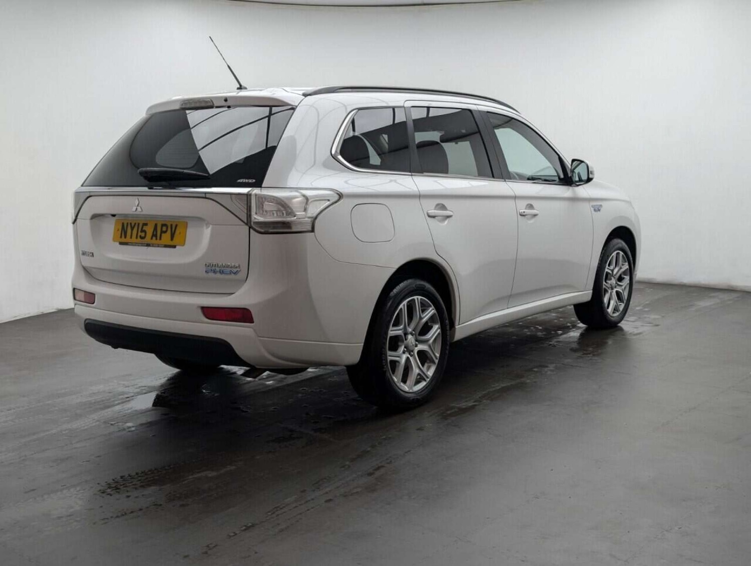 Used Mitsubishi Outlander 2015 for sale - 77902986: Photo 9