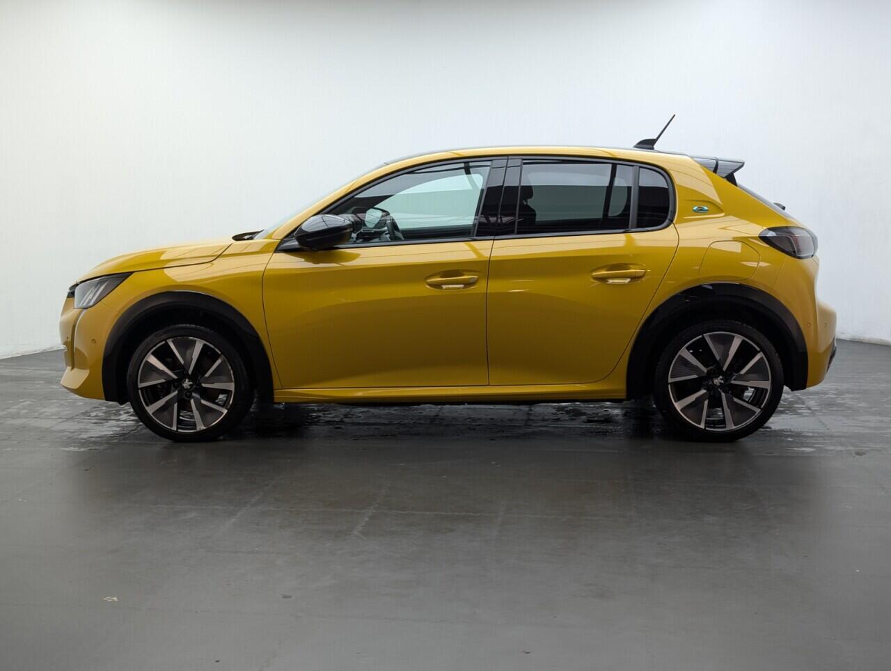 Used Peugeot E-208 2021 for sale - 76781802: Photo 5