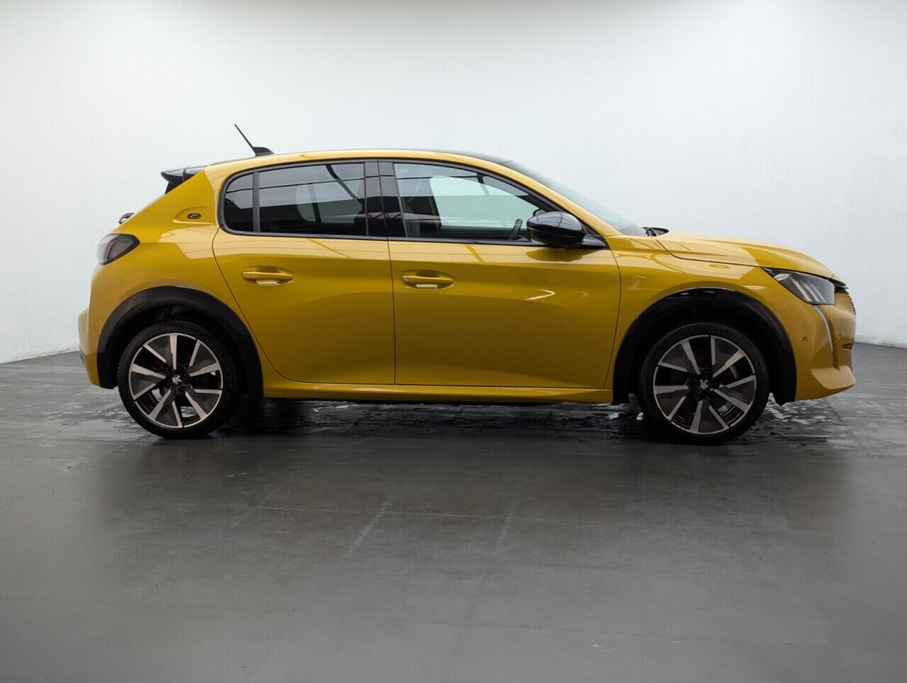 Used Peugeot E-208 2021 for sale - 76781802: Photo 9