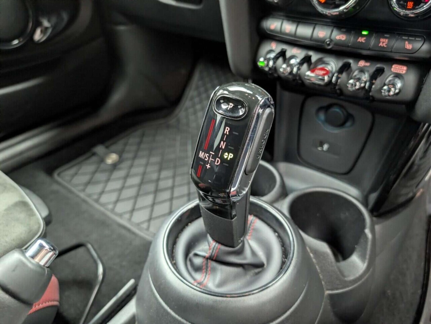 Used MINI Hatch 2019 for sale - 77714347: Photo 18