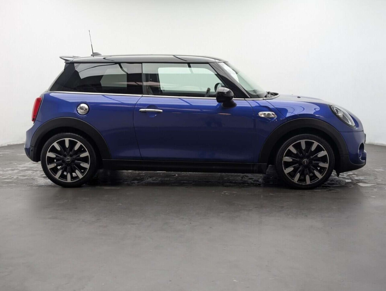 Used MINI Hatch 2018 for sale - 77713139: Photo 9