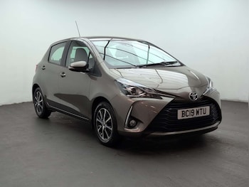 Used Toyota Yaris 2019 for sale - 79504320: Photo