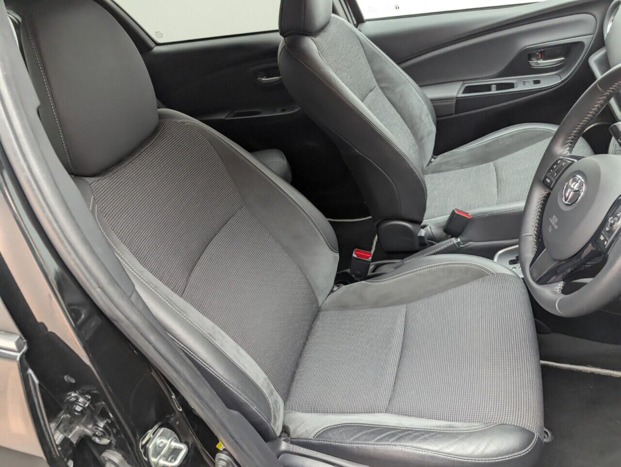 Used Toyota Yaris 2017 for sale - 76425314: Photo 12