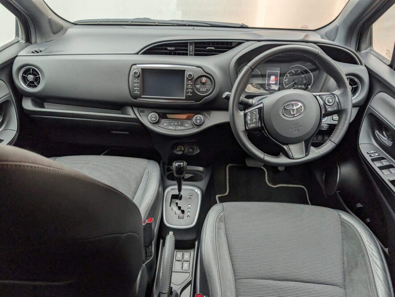 Used Toyota Yaris 2017 for sale - 76425314: Photo 23