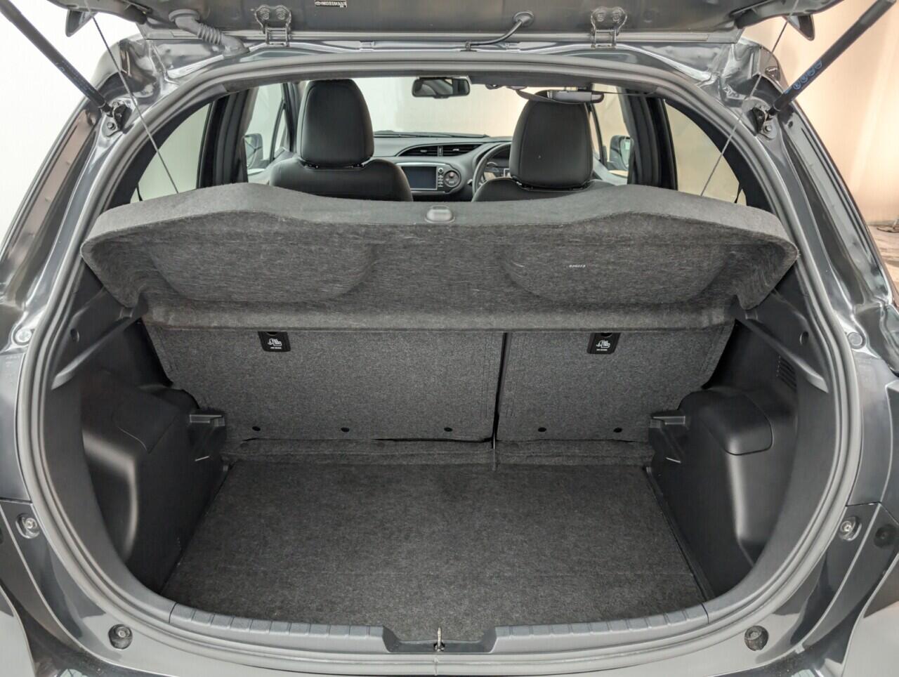 Used Toyota Yaris 2017 for sale - 76425314: Photo 25